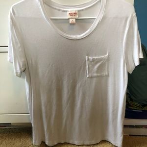 Mossimo t-shirt